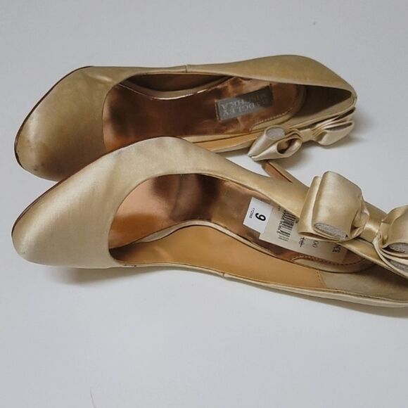 Bagley  Mischka satin heels size 9 - Picture 3 of 13